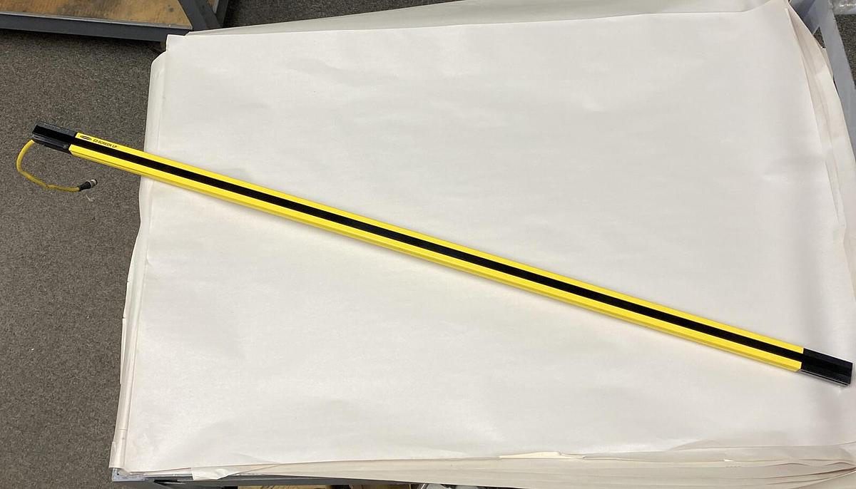 Used Banner,SLPR25-1110P8,Light Curtain Receiver 24 VDC Res 25 mm; Range: 0.1 to 7 m