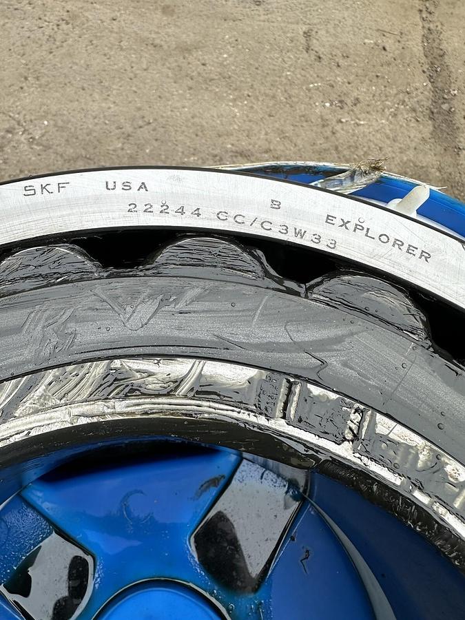 Used SKF,22244 CC/C3W33,Spherical Roller Bearing USED