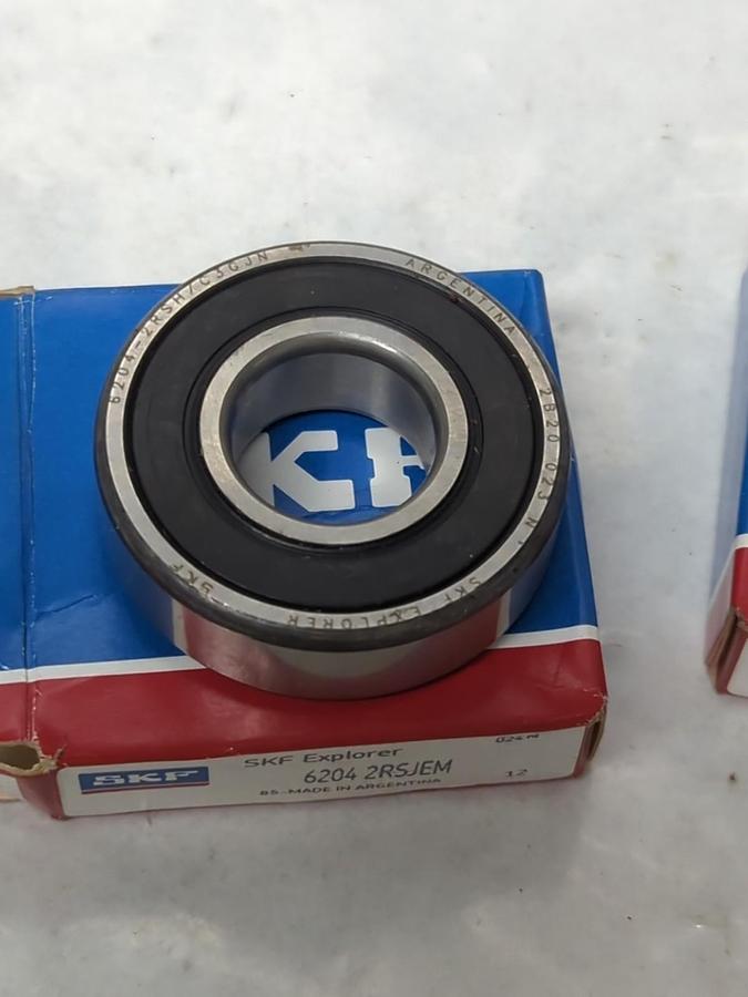 SKF,6204 2RSJEM,RUBBER SEALED DEEP GROOVE BALL BEARING LOT OF 2 NOS