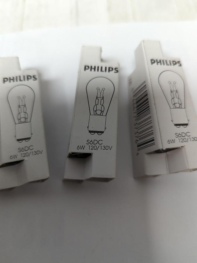 PHILLIPS,S6DC,MINIATURE INCANDESCENT LAMP/BULB 6W 120/130V LOT OF 4 NOS