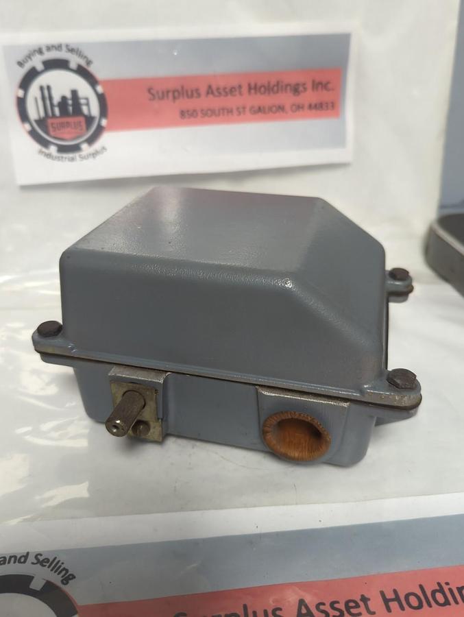 EATON CUTLER HAMMER,E84BAN,SERIES A1 LIMIT SWITCH NOS