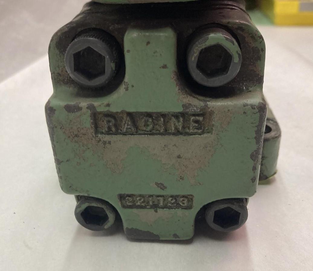 Used Racine,0D4ASHS 30620,4-Way Solenoid Valve 3000PSI