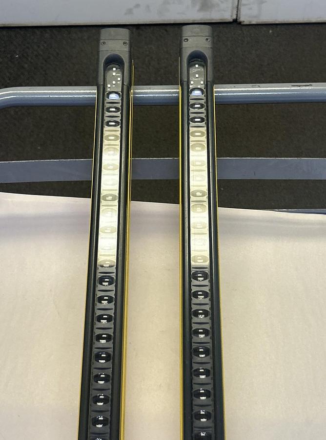 Used HONEYWELL,FF-SYA30096C2R / FF-SYA300096C2E,LIGHT CURTAIN SET