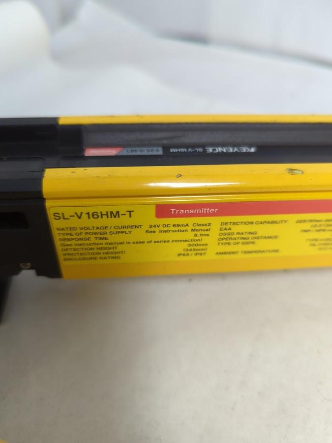 Used KEYENCE,SL-V44HM-T/SL-V16HM-T,SAFETY LIGHT CURTAIN TRANSMITTER PAIR PRE-OWNED
