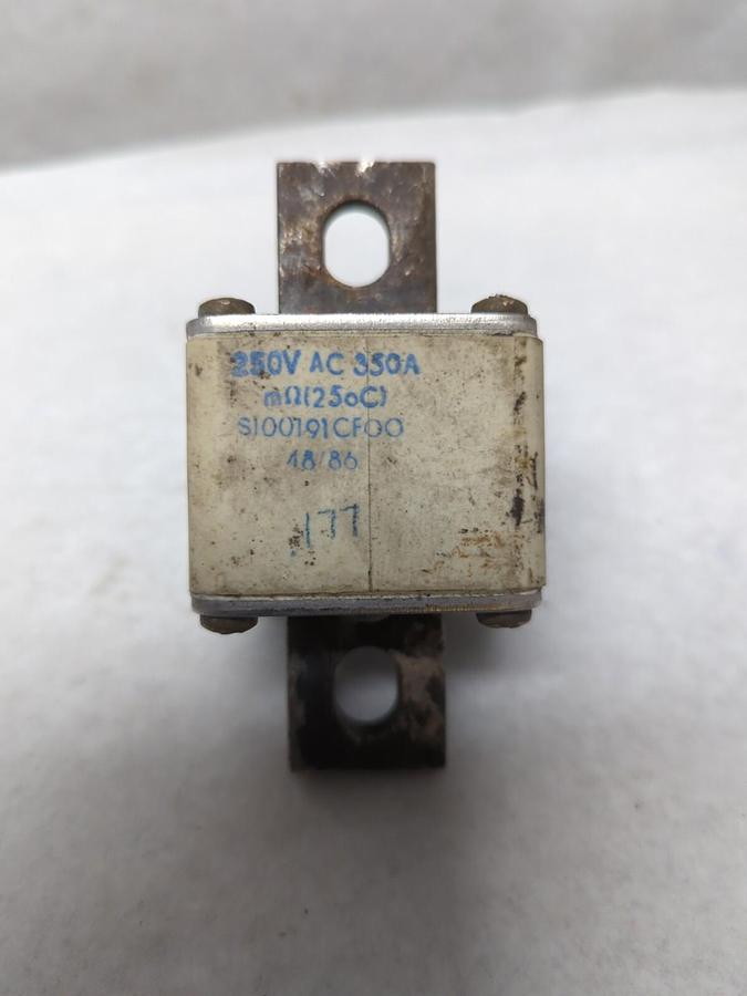 Used CARBONE FERRAZ,AC25FA350B1,FUSE 350 AMP 250V PRE-OWNED