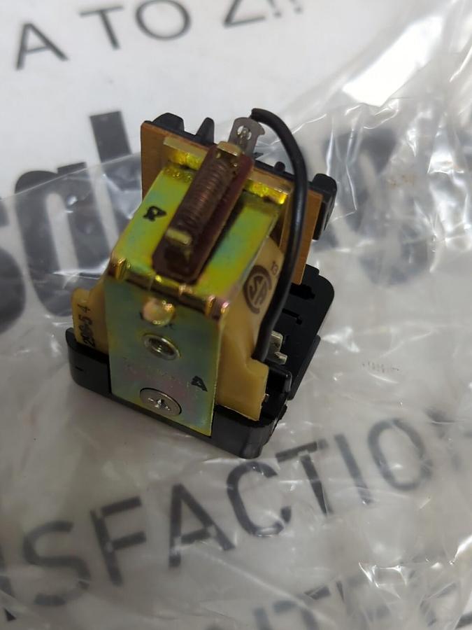 MAGNECRAFT,W388AX-4,RELAY 13 AMP 120V 50/60HZ NOS