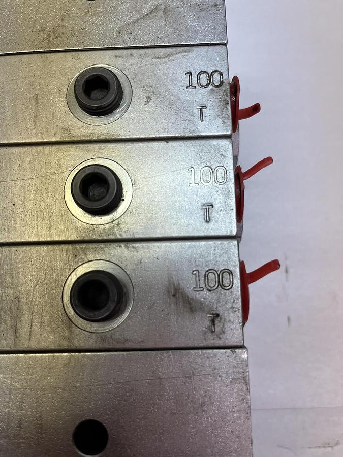 Used LUBRIQUIP,MXJ-10-100T,THREE VALVE BANK