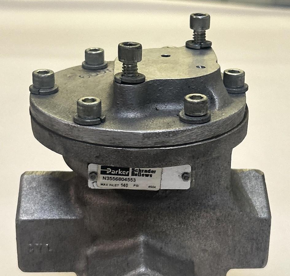 Used PARKER,N3556804553,SOLENOID VALVE 140PSI