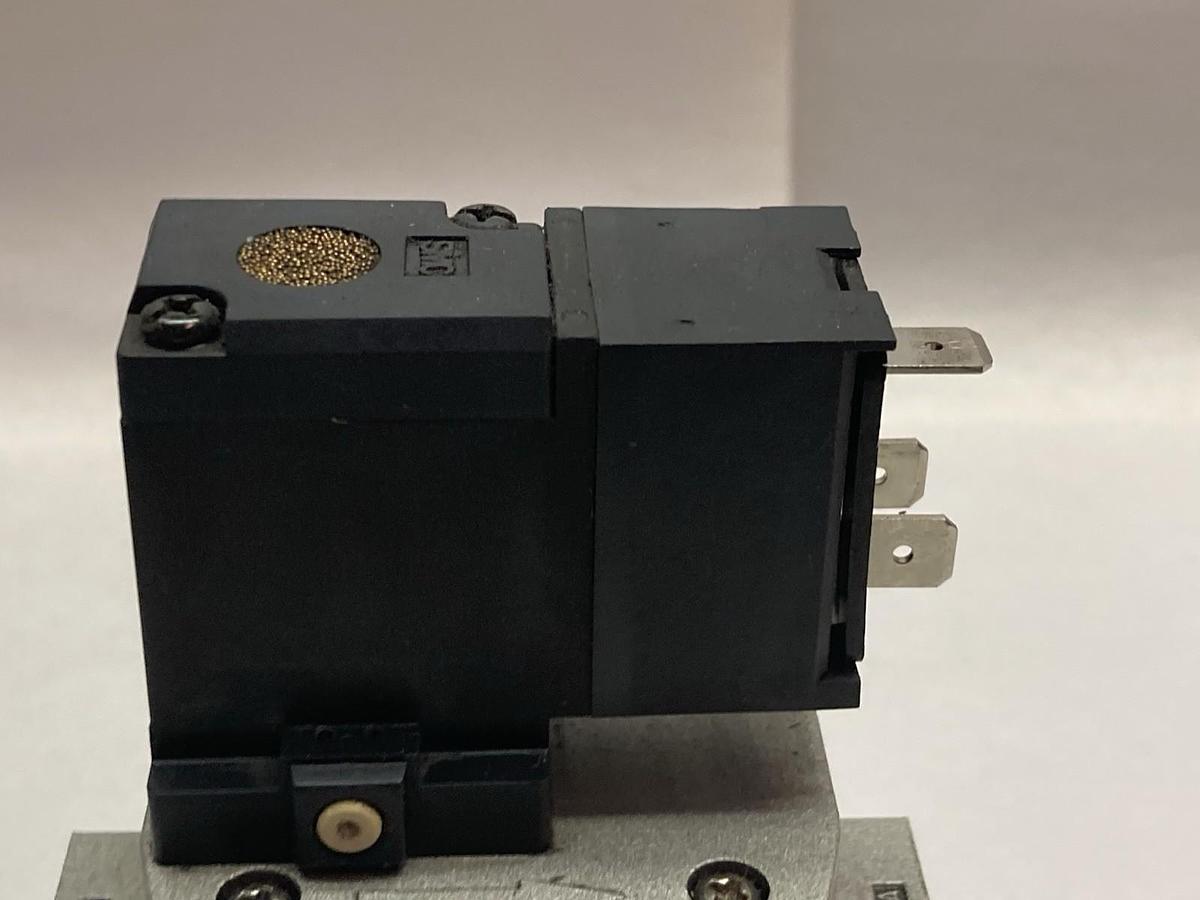 Used SMC,NAV3000-N03-5DZ,Valve 0.2-1.0MPa 24VDC