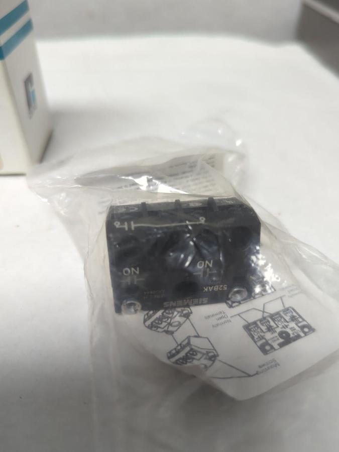 RELIANCE ELECTRIC-SIEMENS,66458-R,CONTACT BLOCK 52BAK NEW
