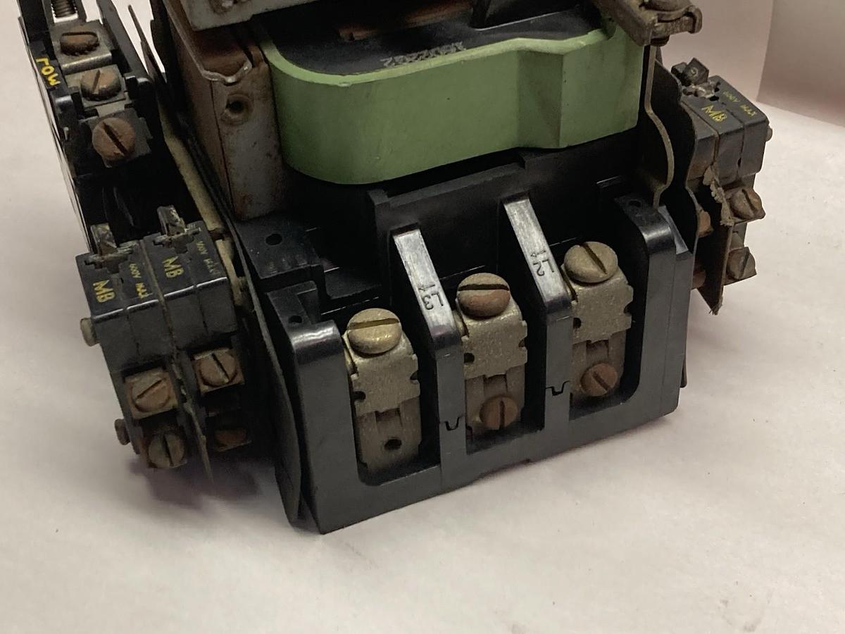 Used General Electric,CR106D0,Size 2 3-Phase Motor Starter 600Vac