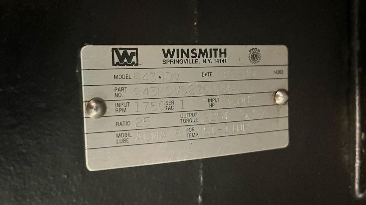 Used WINSMITH,943MDV,GEAR REDUCER RATIO 25 SHAFT 2" INPUT 3HP 1750RPM