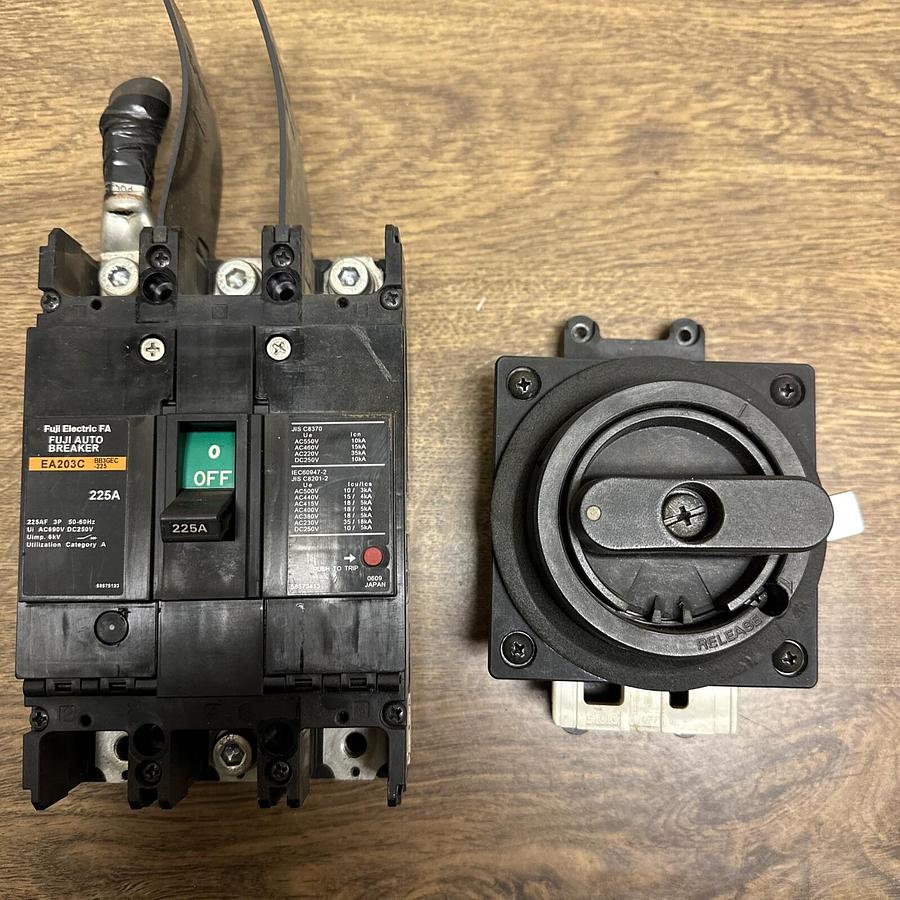 Used Fuji Electric,EA203C,225 Amp breaker with FK6010 Switch