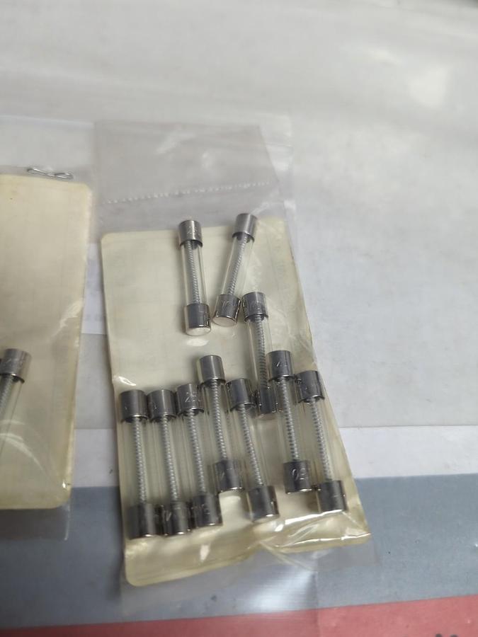 BUSSMANN,BK/MDL-4R,FUSE LOT OF 15 PCS NOS