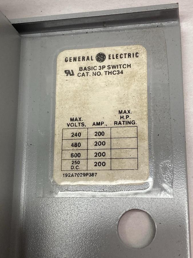 General Electric,THC34 HCI,Basic 3P Disconnect Switch 200A