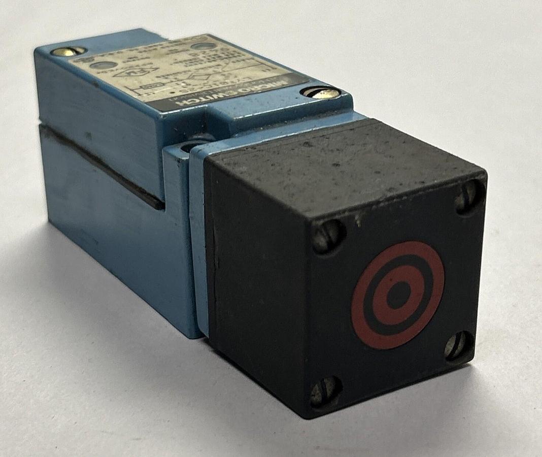 Used HONEYWELL MICROSWITCH,LYT01C-2S,PROXIMITY SWITCH