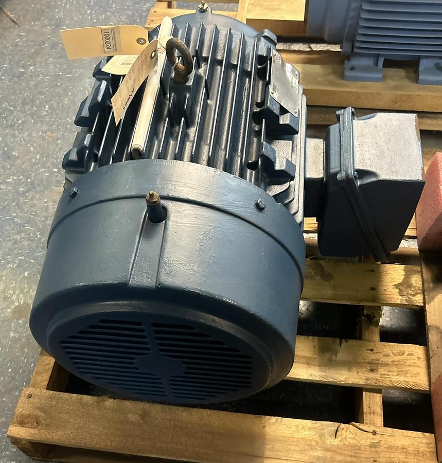 SIEMENS,1LA02846ES21,MOTOR 15HP 1180RPM 230/460V 3PH 284T FRAME