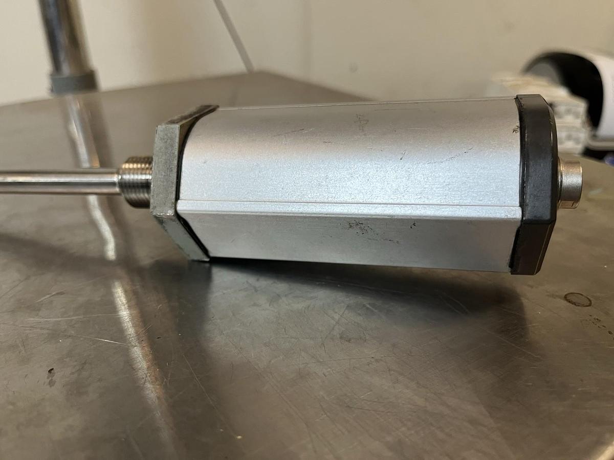 Used BALLUFF,BTL2-A10-0255-Z-S32,TRANSDUCER