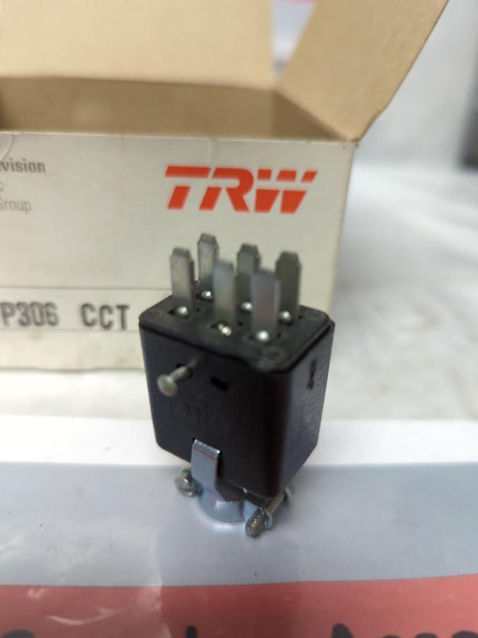 TRW,P306,CCT PLASTIC 6 PIN CINCH CONNECTORS LOT OF 10 NOS