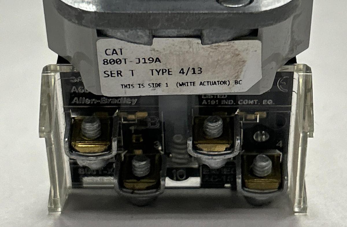 Used ALLEN BRADLEY,800T-J19A,SELECTOR SWITCH