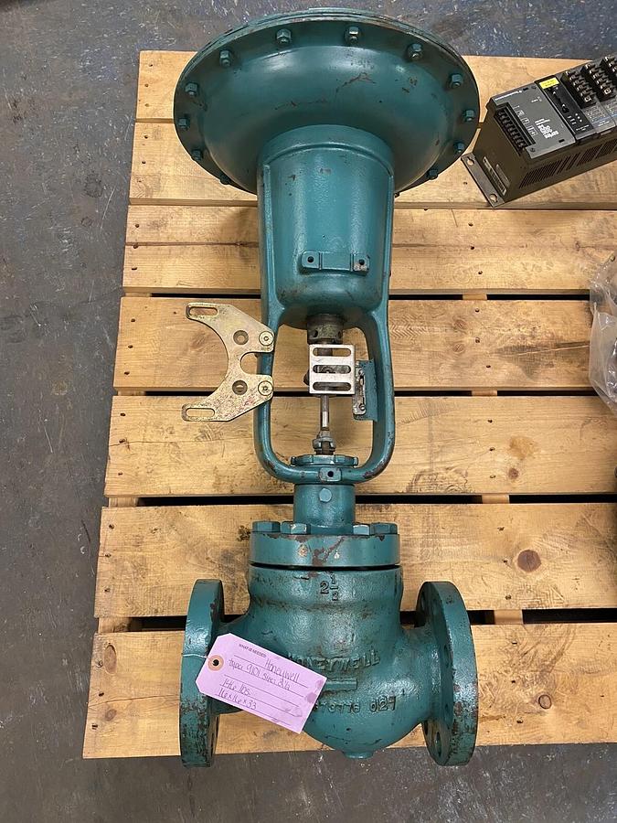 Used HONEYWELL,7847,2-1/2 INCH RATING 250 ACTUATOR VALVE
