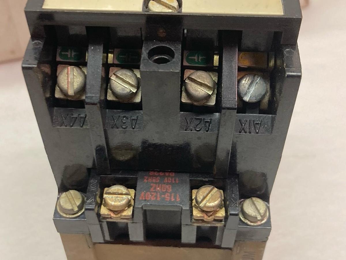 Used Allen-Bradley,700-P400A1,Convertible Contact Control Relay
