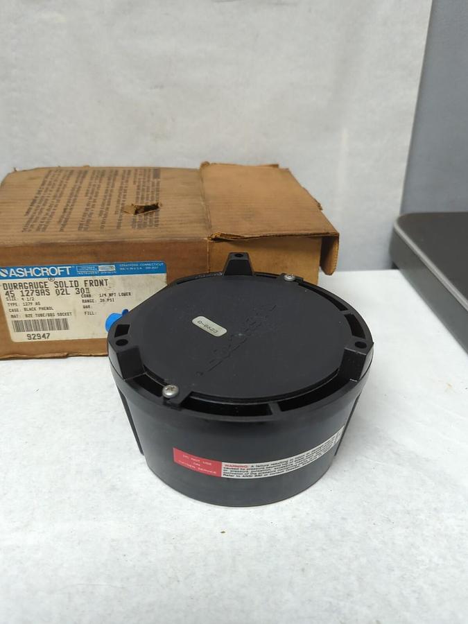ASHCROFT,45 1279AS,DURAGAUGE SOLID FRONT 1/4 IN NPT LOWER 30 PSI NOS