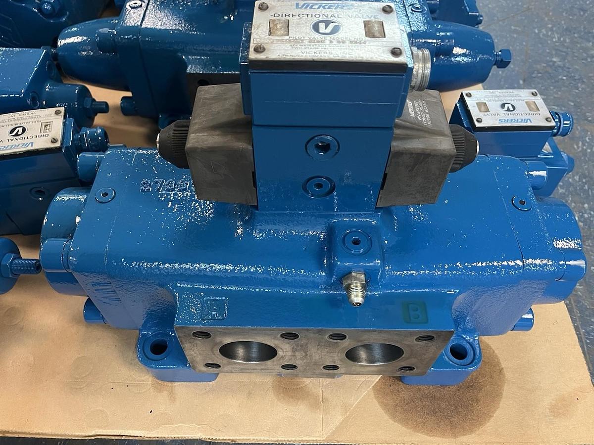 Used VICKERS,DF5S4LW-16-6C-W-B-80,HYDRAULIC DIRECTIONAL CONTROL VALVE