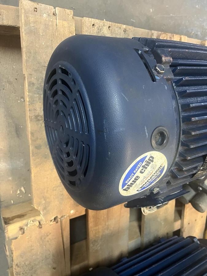 Used MARATHON,AVC-213TTFS4001BR-L,SERIES E MOTOR 5HP 3530RPM 3PH 213T