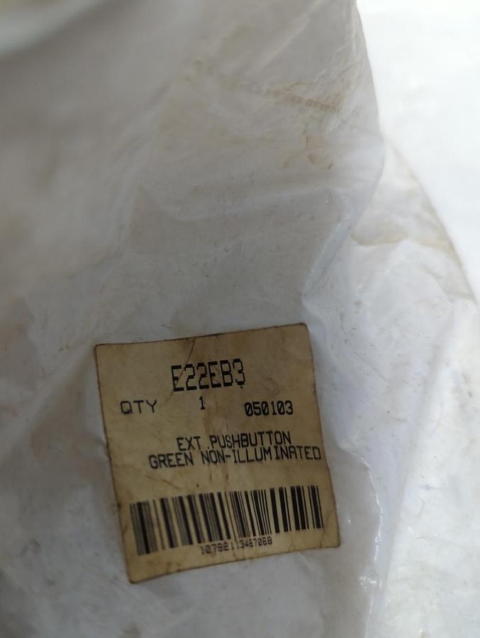 EATON,E22EB3,SERIES A1 PUSH BUTTON GREEN NON-ILLUMINATED LOT OF 3 NOS