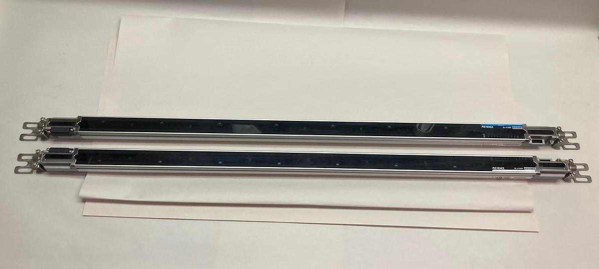 Used Keyence,SL-V46H-R/SL-V46H-T,Safety Light Cutrain Transmitter and Reciever 24 VDC