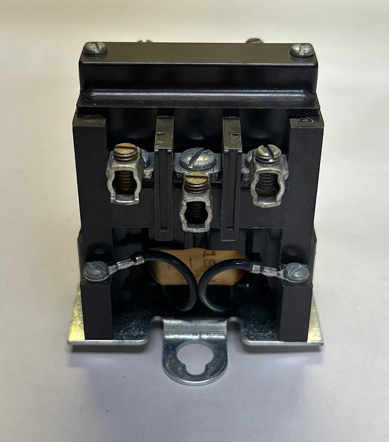 Used CUTLER-HAMMER,9560H1418B,CONTACTOR