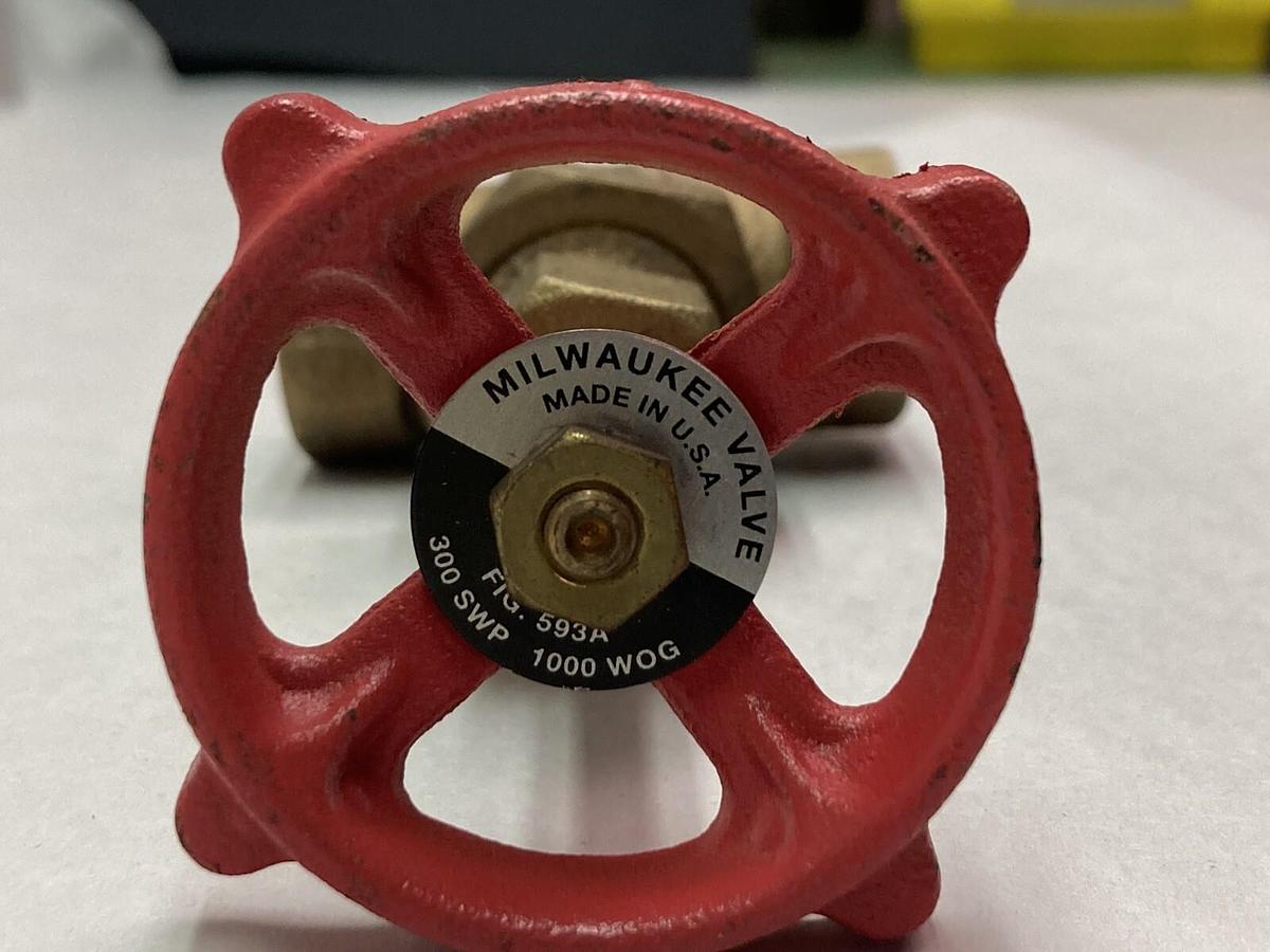 Milwaukee Valve,593A 1/2 Inch,Threaded Globe Valve 300 SWP 1000 WOG