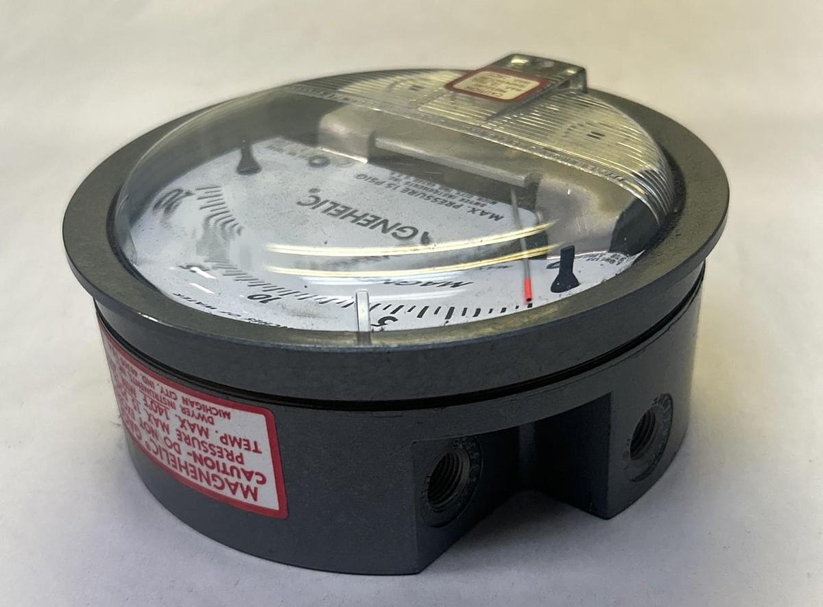 DWYER,2020C,PRESSURE GAUGE 0-20 INCHES OF WATER NOS