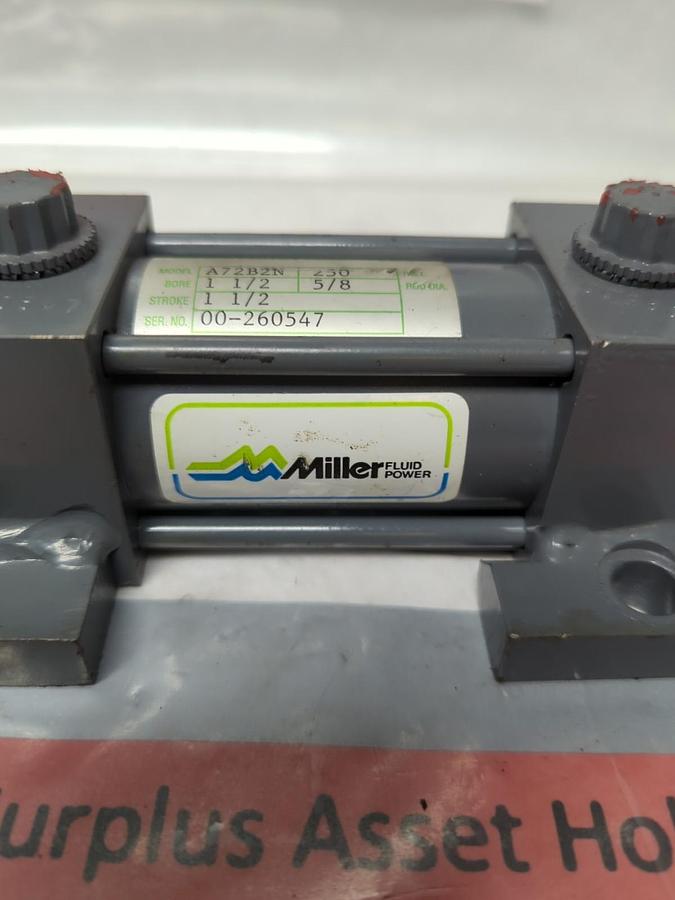 Used MILLER,A72B2N,PNEUMATIC CYLINDER 1-1/2 INCH BORE 1-1/2 INCH STROKE PRE-OWNED