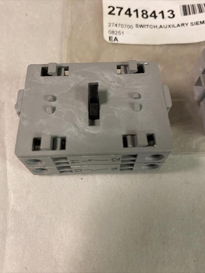 SIEMENS ,3LD9220-5B,AUXILLARY CONTACT LOT OF 2