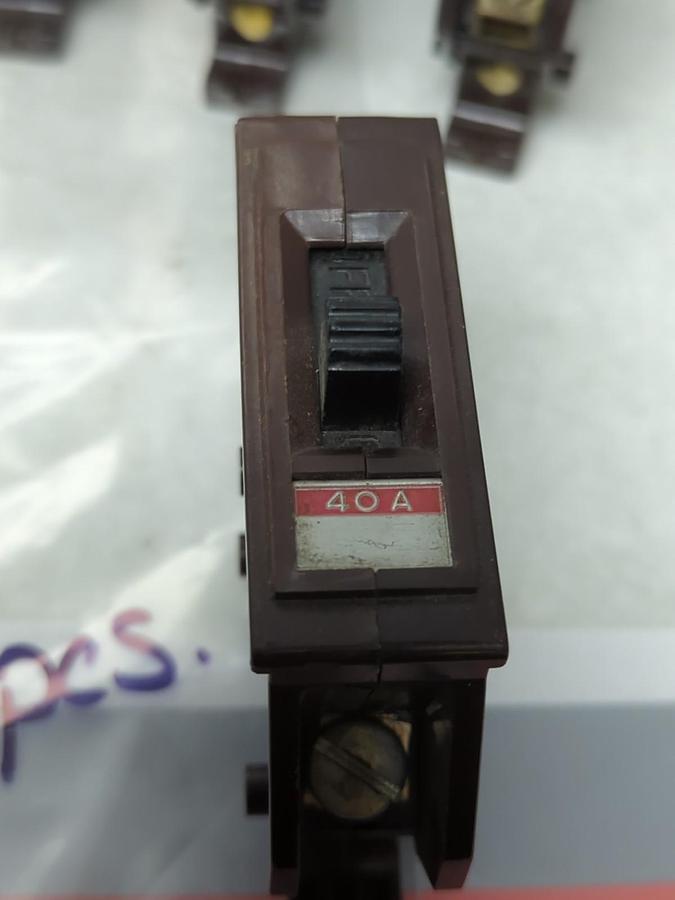Used WADSWORTH,A-40,CIRCUIT BREAKER 40 AMP 1-POLE LOT OF 5 PRE-OWNED