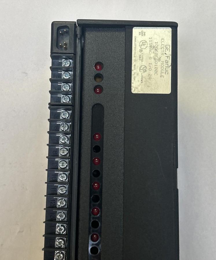 Used GE FANUC,IC660BBD100,IN / OUT GENIUS BLOCK MODULE NO COVER