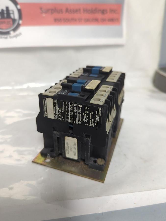 Used TELEMECANIQUE,LCI D12 10,REVERSING CONTACTOR ASSEMBLY PRE-OWNED