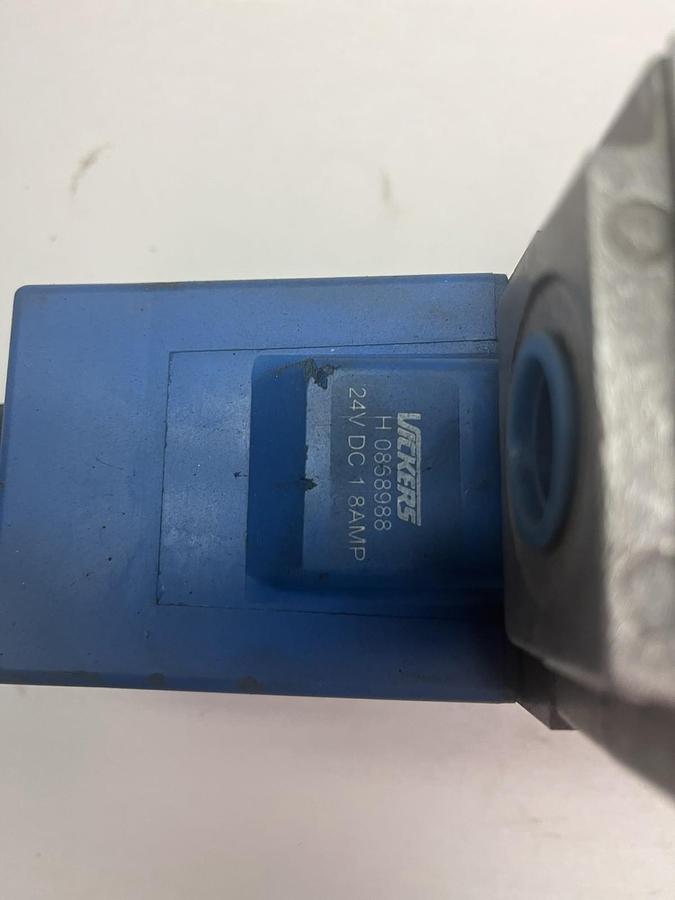 Used VICKERS,DG4S4LW-016C-H-60-S471,HYDRAULIC DIRECTIONAL VALVE 02-148492 24VDC COIL