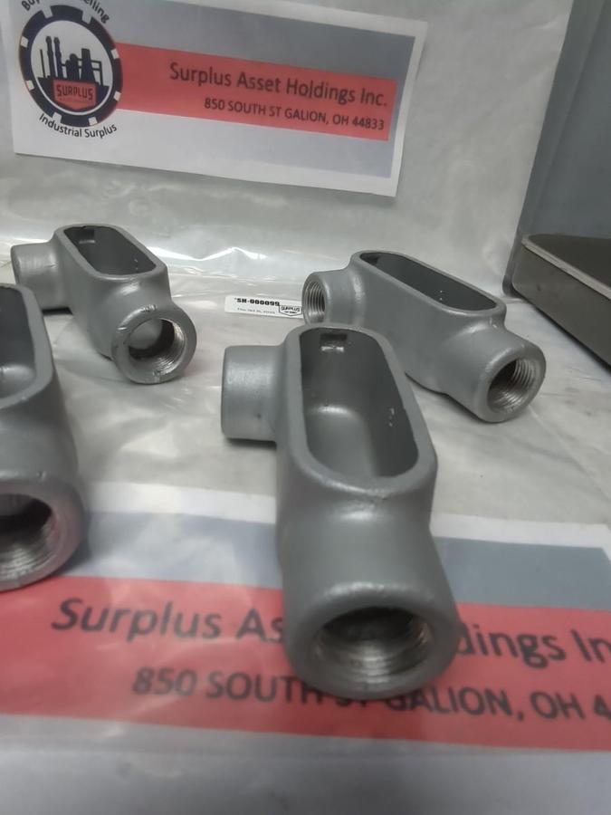 APPLETON,LR27,FM7 CONDUIT BODY 3/4 INCH LOT OF 4 NOS
