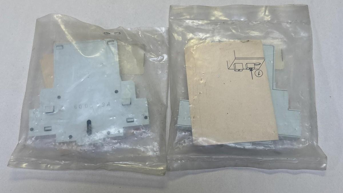 AGUT,SFAL11N,AUXILIARY CONTACT BLOCK LOT OF 2 NOS