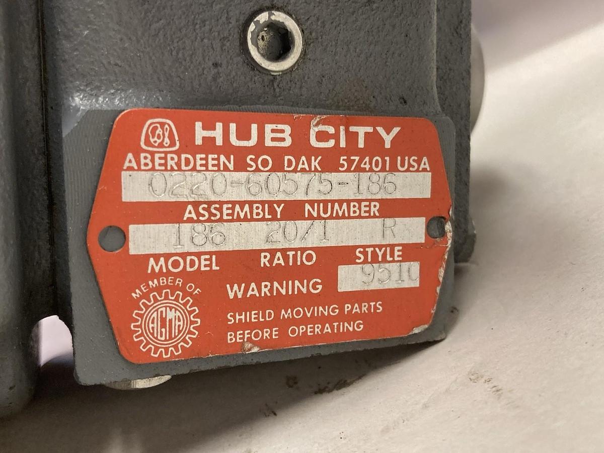 Hub City,0220-60555-186,Gear Reducer Model 186 Ratio 20:1 Style R