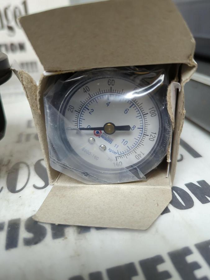 COILHOUSE PNEUMATICS,8804G 1/2, REGULATOR W/ GAUGE 0-125 NOS