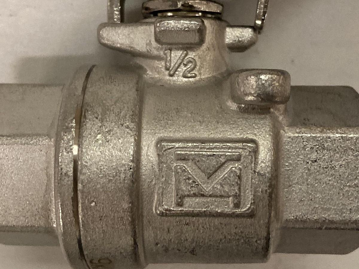 Ball Valves,CF8M,1-1/2 INCH Stainless Steel Valve w/ Locking Handle  2000 WOG