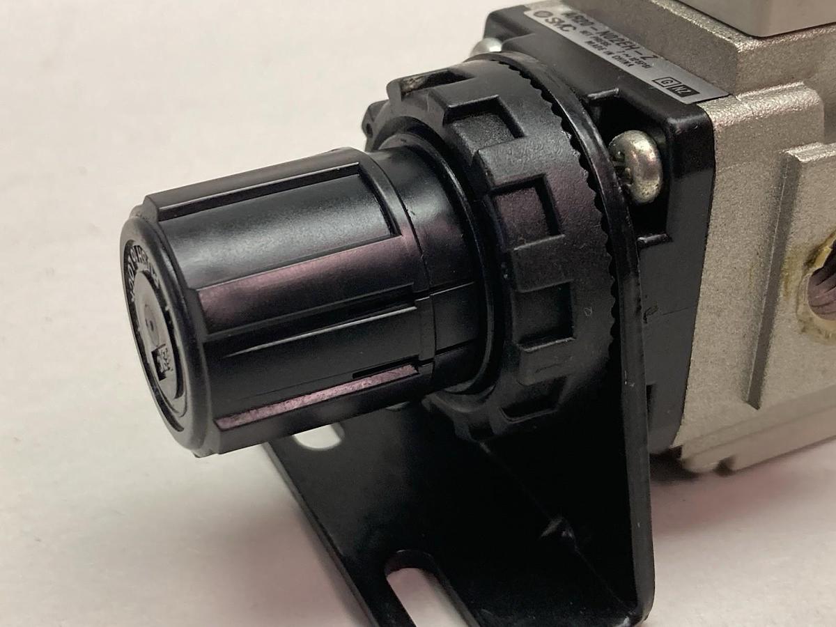 Used SMC,SR20-N02EH-Z,Pressure Regulator 7~125 PSI