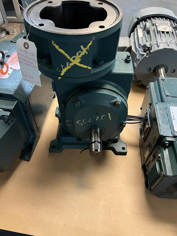Used RELIANCE,182CM21J,GEAR REDUCER 1.88HP RATIO 86 1750RPM