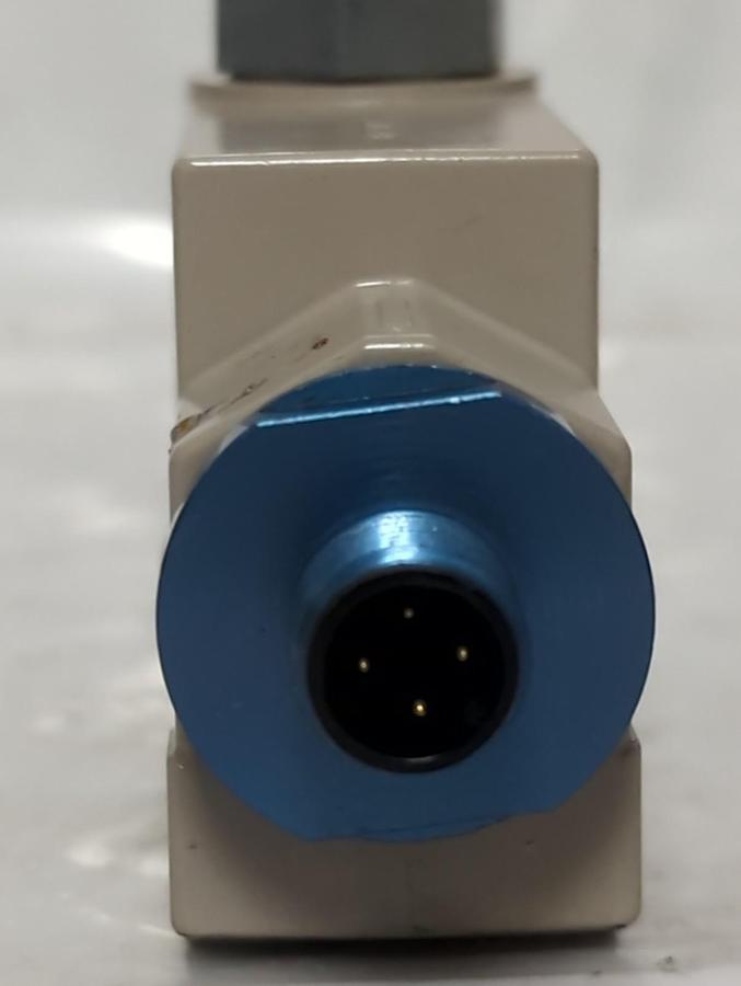 Used OMRON,ZE-022-2S,LIMIT SWITCH 125 250 OR 480VAC PRE-OWNED
