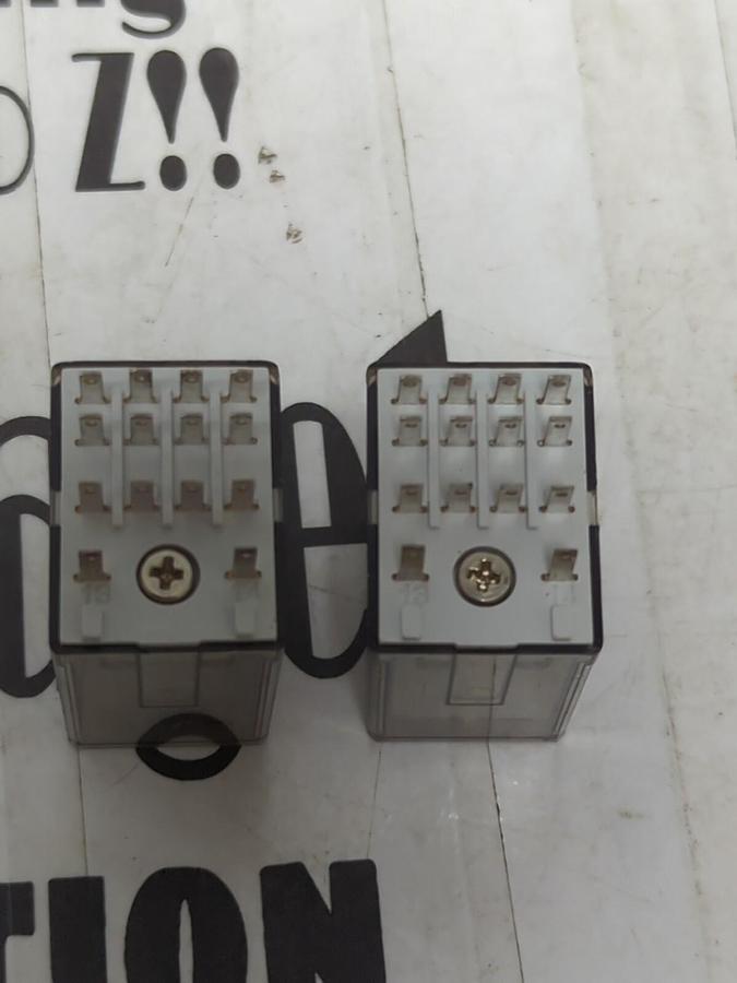 FINDER,55.34.9.024.5040,RELAYS 5A/250V LOT OF 2 NOS