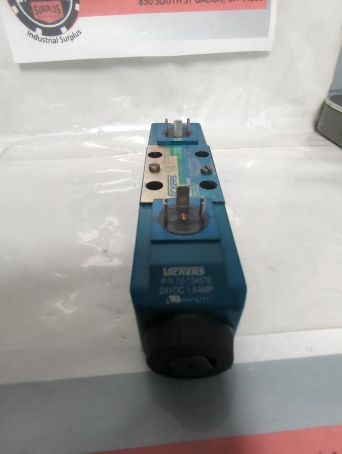 Used VICKERS,KDG4V-3S-2C15N-M-U-H5-60,PROPORTIONAL VALVE 02-134570 COILS PRE-OWNED